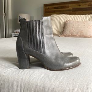 Ecco Heeled Boot